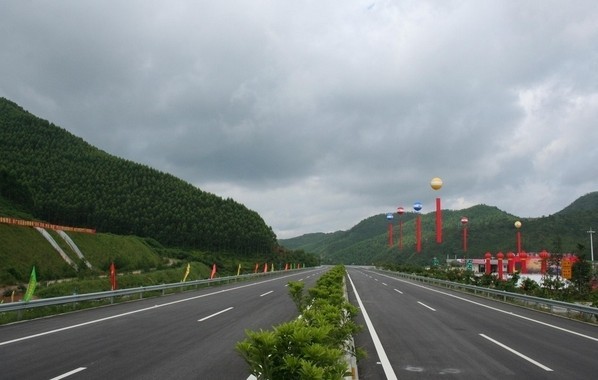 中鐵三公司承建濟青高速公路七標(biāo)工程